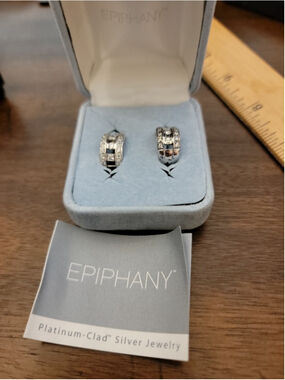 Epiphany 925 Silver Hoop Earrings Round White Diamond Hinged Closure New in Box